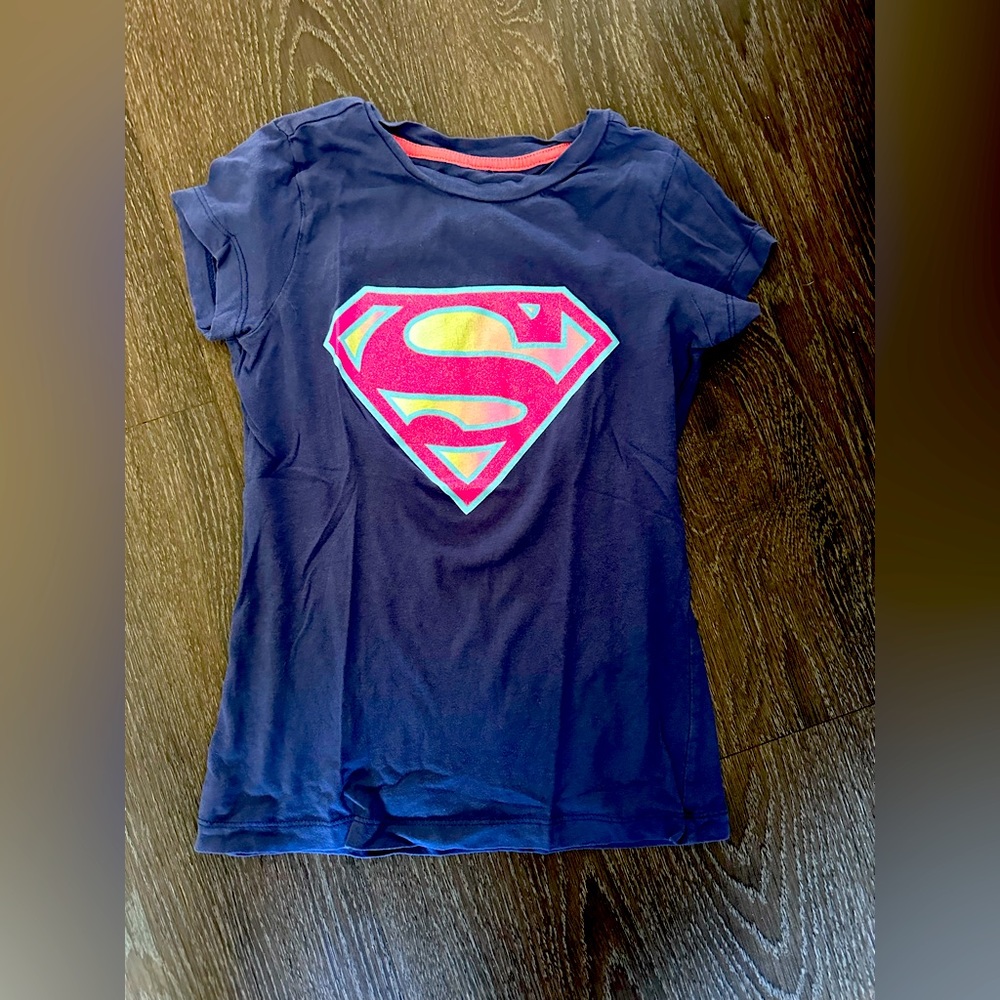 Supergirl Tshirt Size M (girls 6)